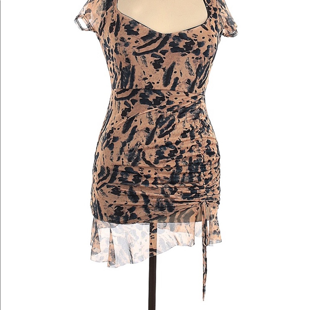 Pretty Little Thing dress
